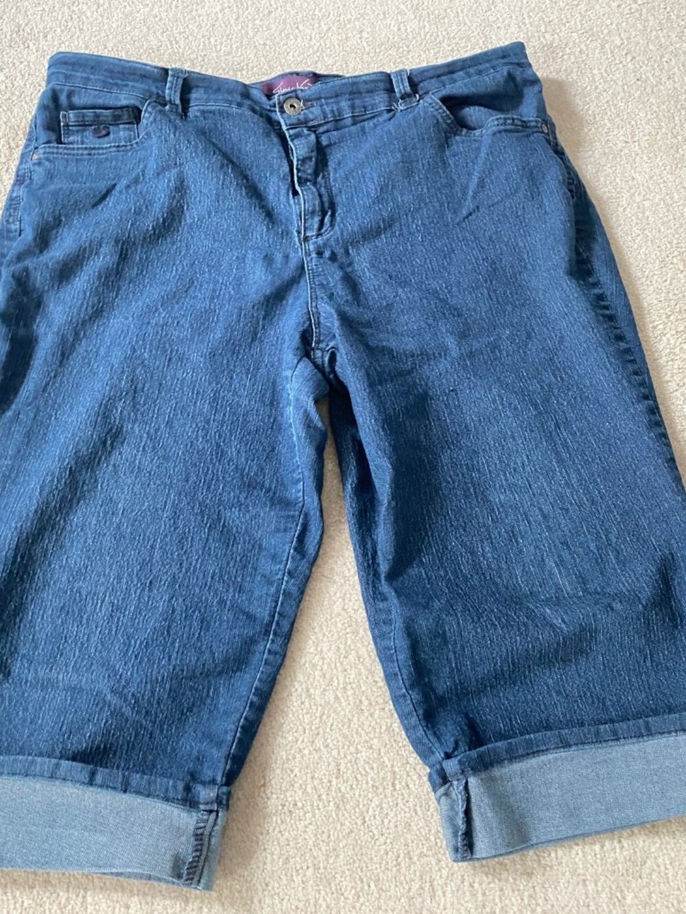 Gloria Vanderbilt Capris Size 16  W  Dark Wash  Jean
